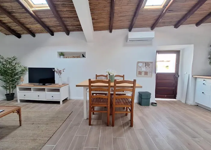 Typical House In Algarve 5m From 別荘